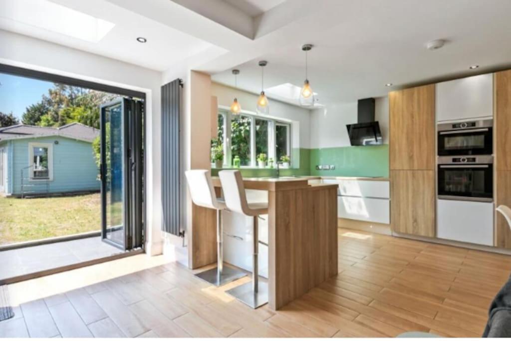 Large Family Home Near Richmond Park New Malden Exterior foto