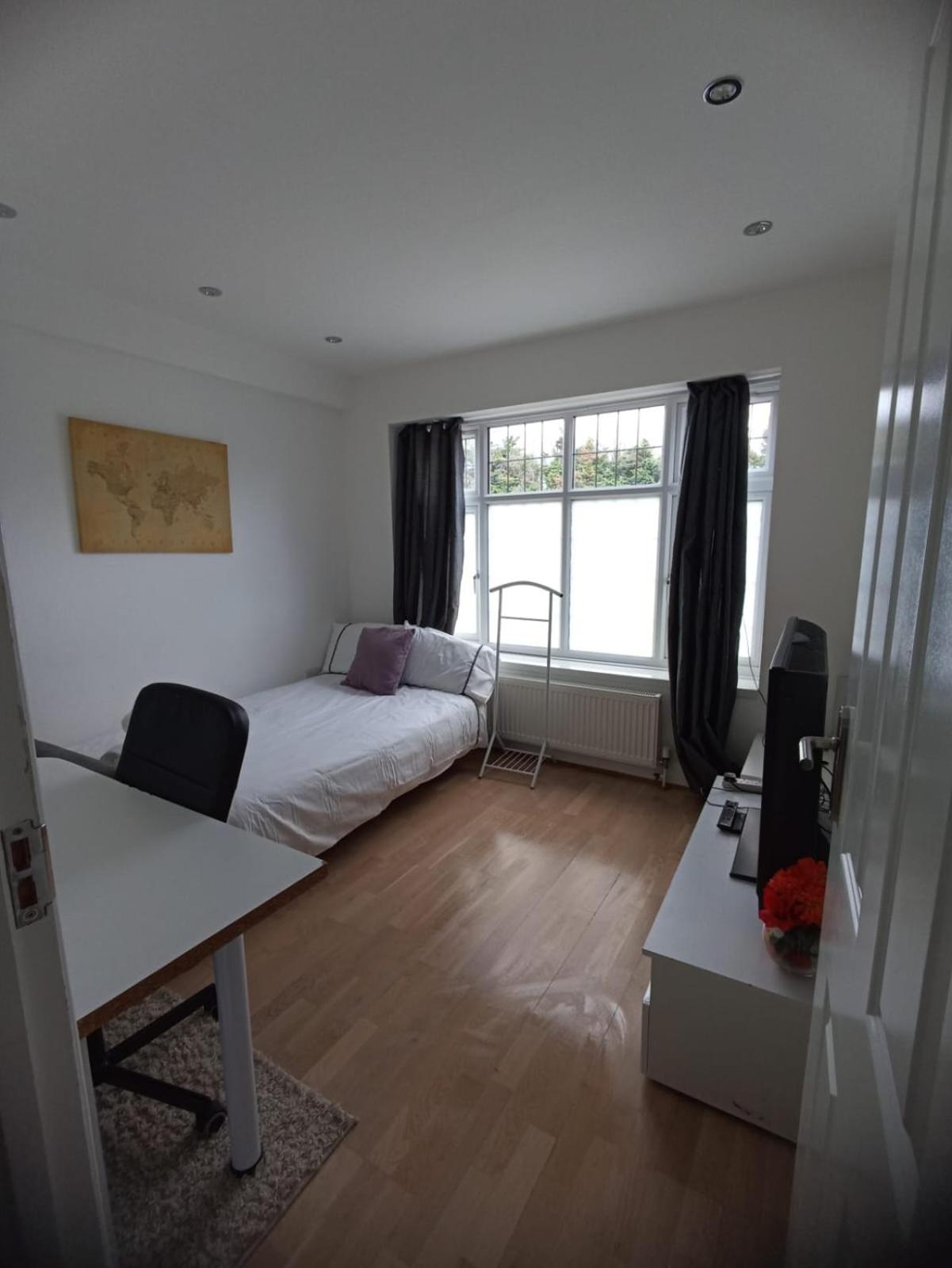 Large Family Home Near Richmond Park New Malden Exterior foto